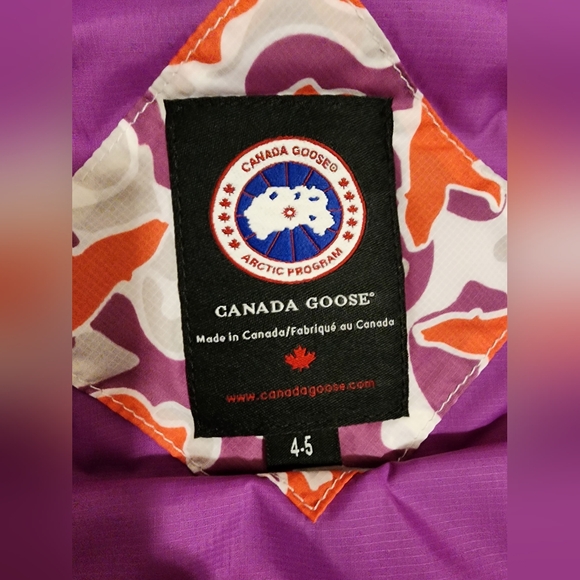 CANADA GOOSE Girls Polar Bear Print Vest - Picture 5 of 10